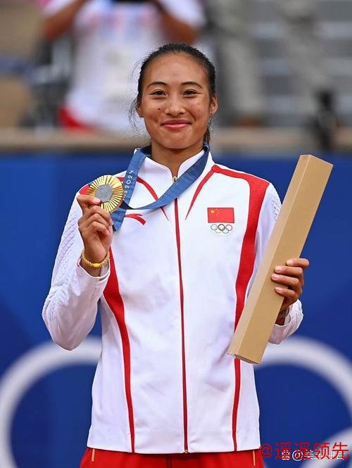 奥运网球郑钦文送对手双黄蛋 4朵金花同进第二轮